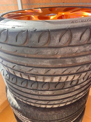 4 llantas ford con gomas al 80%