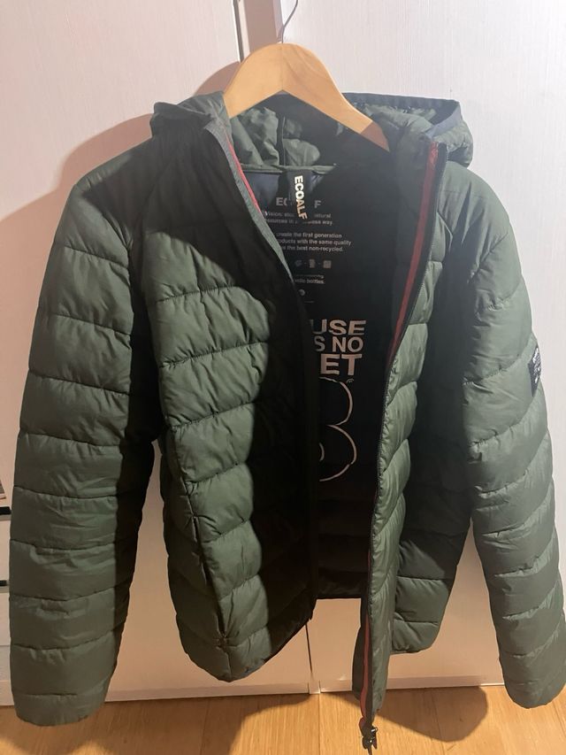 Chaqueta Ecoalf verde con capucha