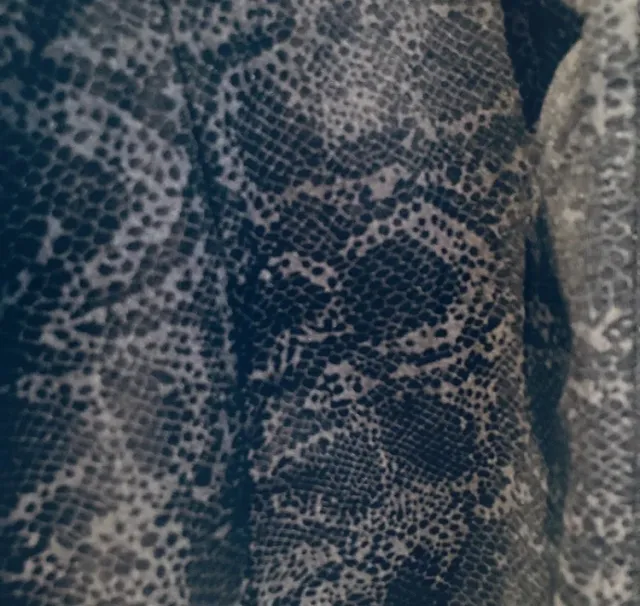 Chaqueta deportiva Only Play negra y gris