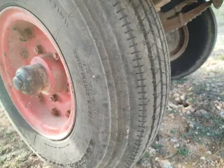 Tractor Lamborghini 660-F Plus con remolque