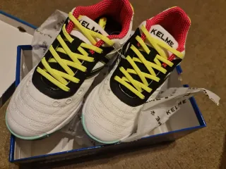Zapatillas fútbol sala Kelme sin estrenar