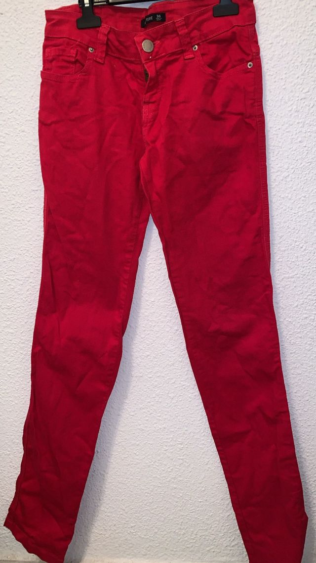 Pantalón Rojo Talla M