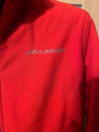 Chaqueta cortavientos John Smith roja y negra