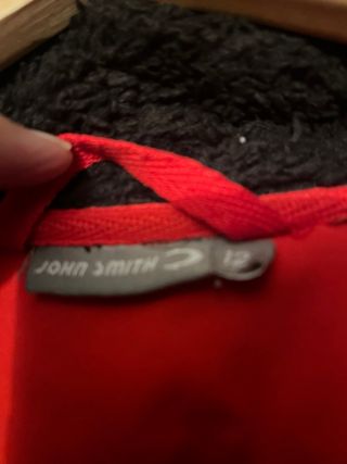 Chaqueta cortavientos John Smith roja y negra