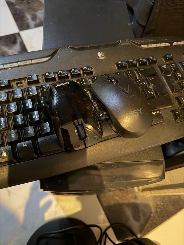 Ordenador completo negro