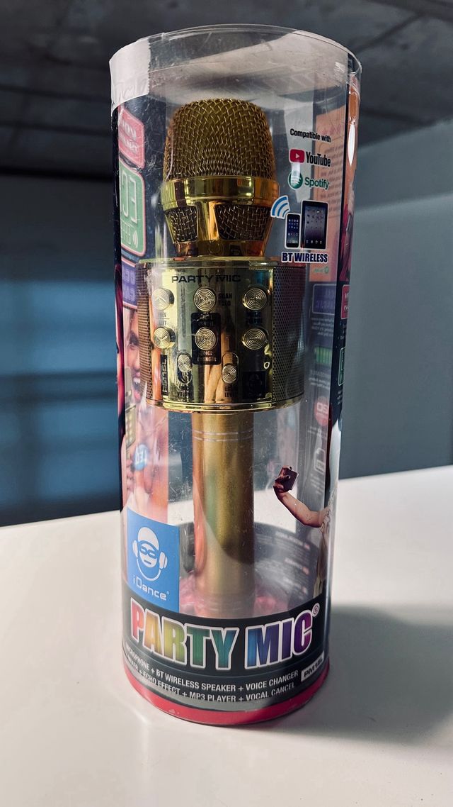 Microfone de Karaoke Bluetooth 7 em 1 · Impecável