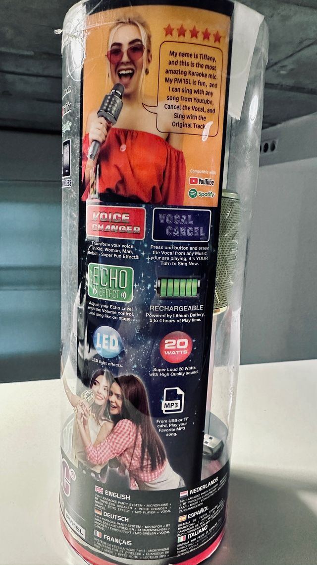 Microfone de Karaoke Bluetooth 7 em 1 · Impecável