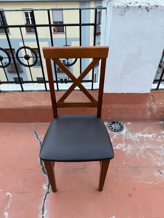 Conjunto de 6 sillas de madera y polipiel