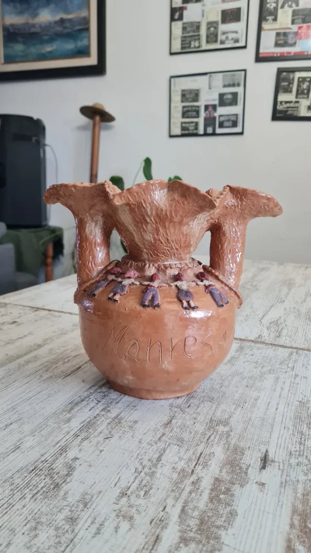 Porrón catalano in ceramica. 1981.