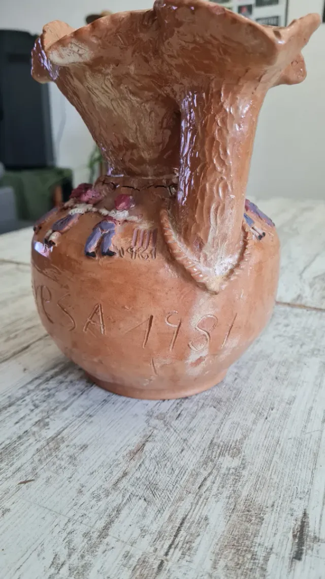 Porrón catalano in ceramica. 1981.