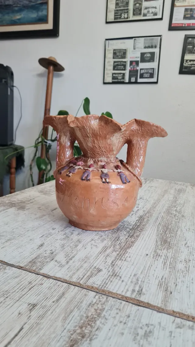 Porrón catalano in ceramica. 1981.