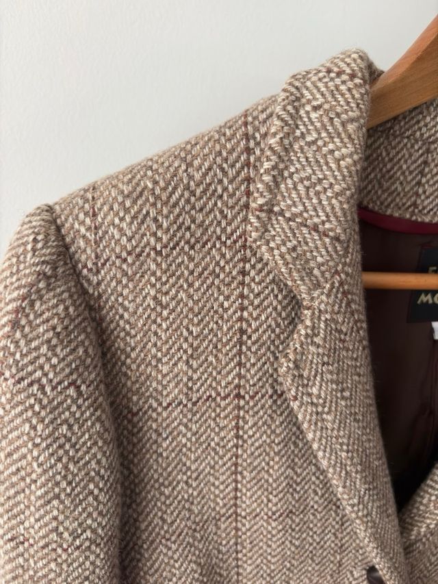 Abrigo tweed marrón y beige