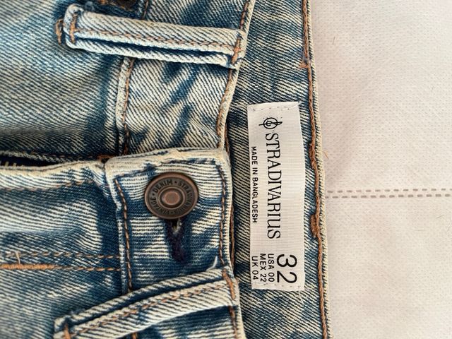 Vaqueros rectos Stradivarius