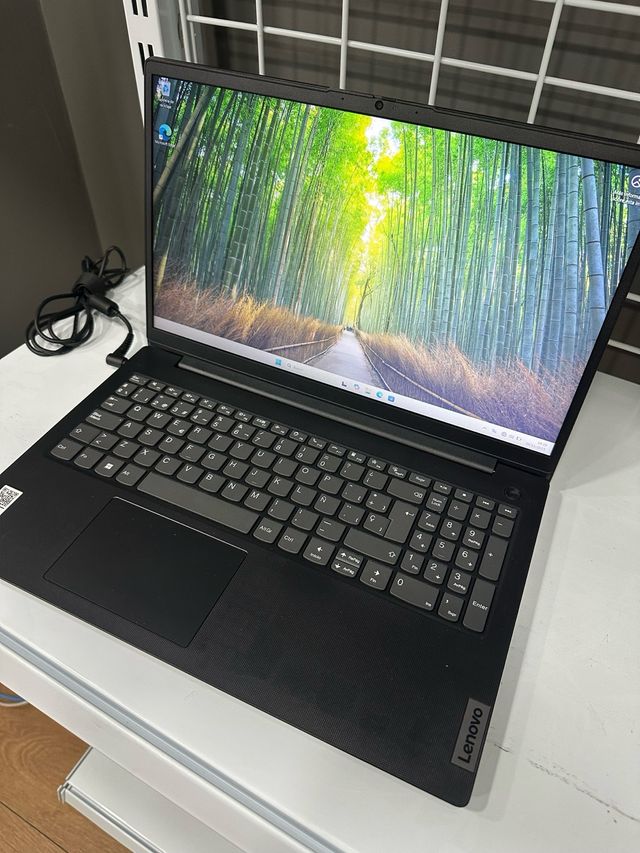 Lenovo V15 Celeron 8/256GB SSD W11H