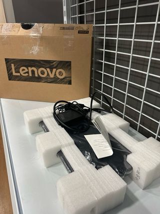 Lenovo V15 Celeron 8/256GB SSD W11H