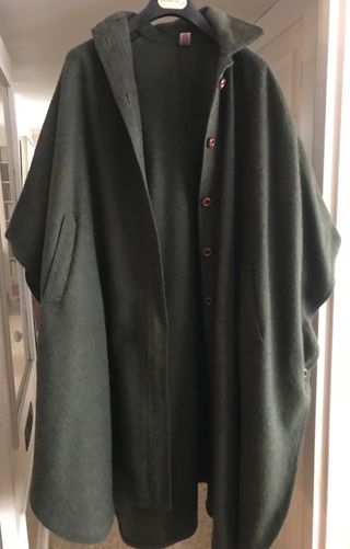 Capa de mujer color verde cacería