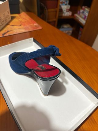 Sandalia CH Azul y Dorada