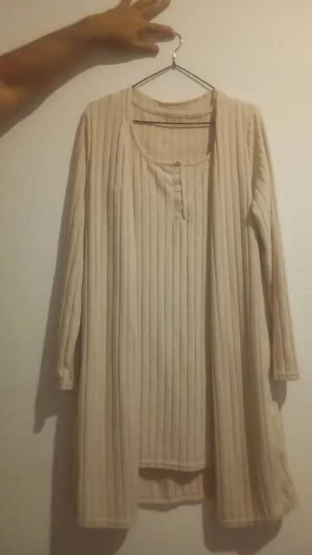 Conjunto punto acanalado beige