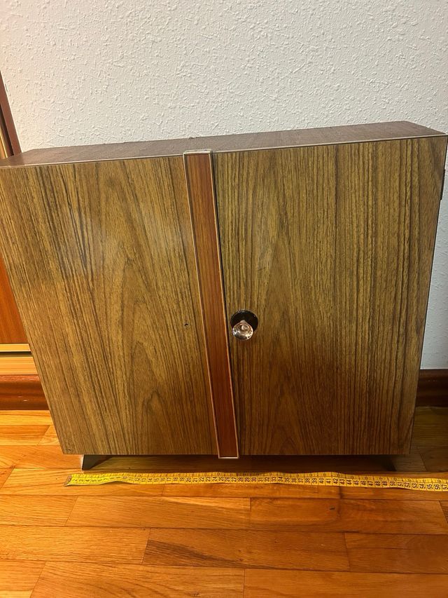 Armario vintage para muñeca