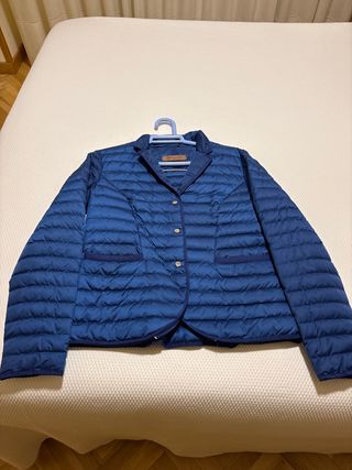 Chaqueta de mujer acolchada azul, de plumas
