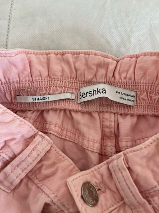 Pantalón cargo Bershka rosa