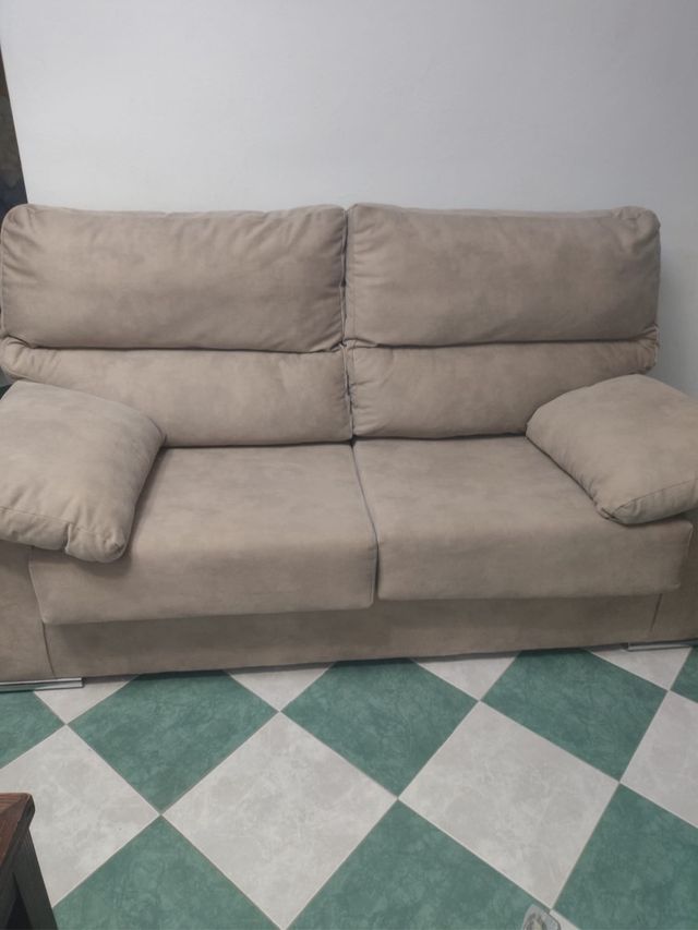 Sofá 2 plazas beige casi nuevo