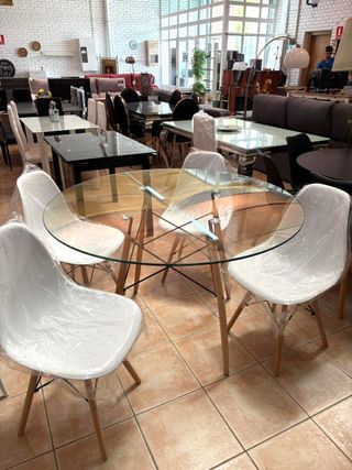 Mesa redonda cristal + 4 sillas blancas