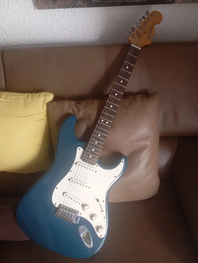 Guitarra Eléctrica Stratocaster Azul