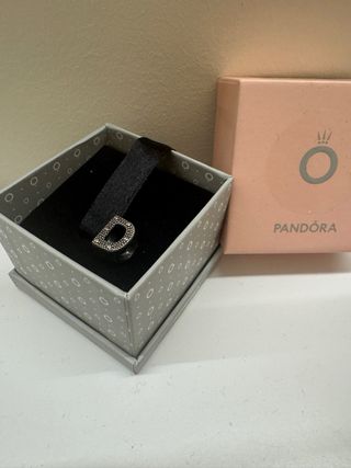 Colgante Letra D Pandora Plata