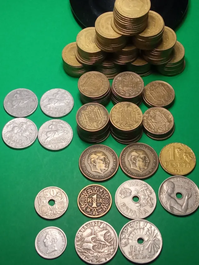 Lote variado de monedas antiguas