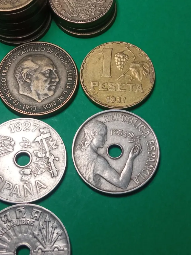 Lote variado de monedas antiguas