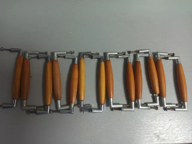 Tiradores de armario madera y metal 14 unidades 
