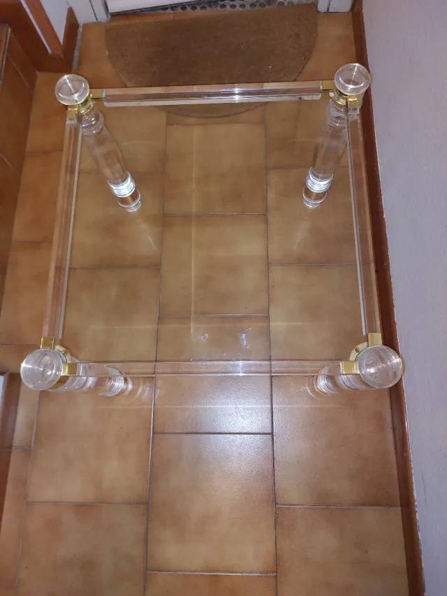 Mesita de salón acrílica y cristal