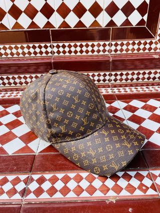Gorra Louis Vuitton Marrón y Dorada