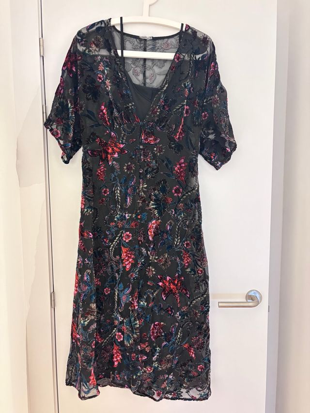 Vestido estampado floral negro