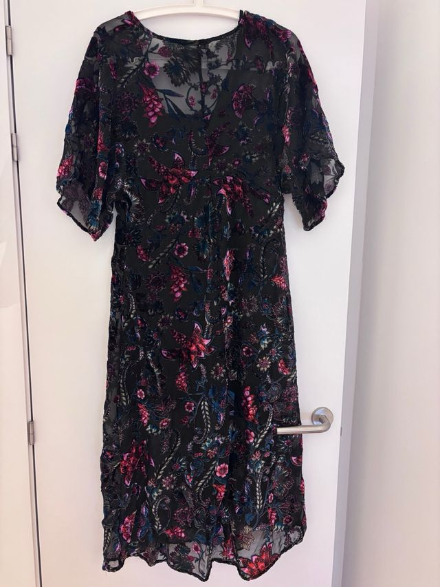 Vestido estampado floral negro
