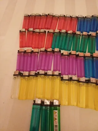 Lotto 60 Accendini Colorati