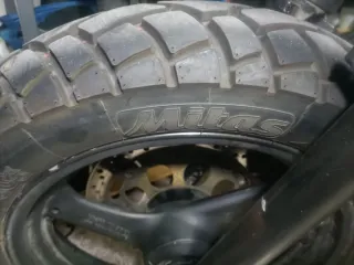 Neumáticos Suzuki GS 500 Scrambler con llantas