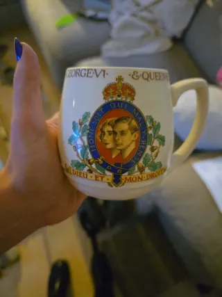 Tazas Conmemorativas monarquía británica