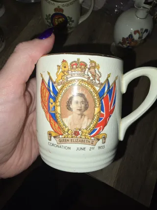 Tazas Conmemorativas monarquía británica
