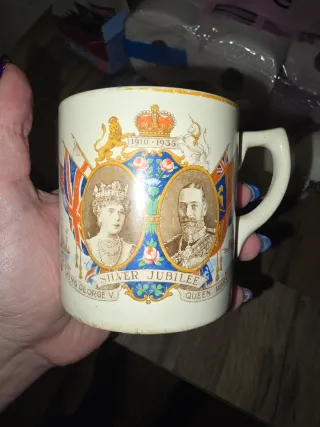 Tazas Conmemorativas monarquía británica