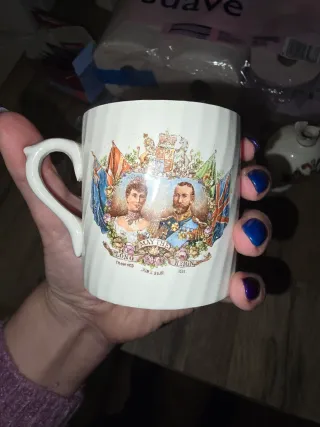 Tazas Conmemorativas monarquía británica