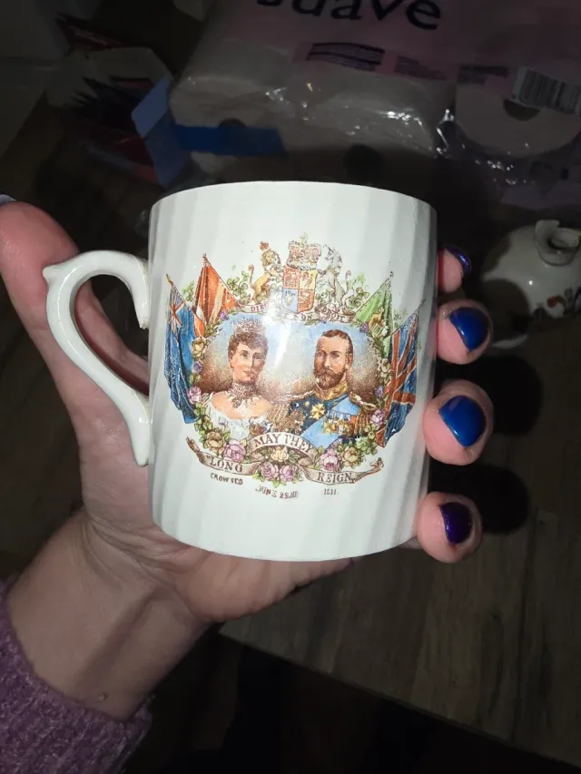 Tazas Conmemorativas monarquía británica