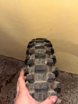 Neumático Michelin 110/90/19