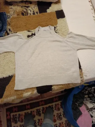 Jersey Renatta & Go gris frío hombros descubiertos