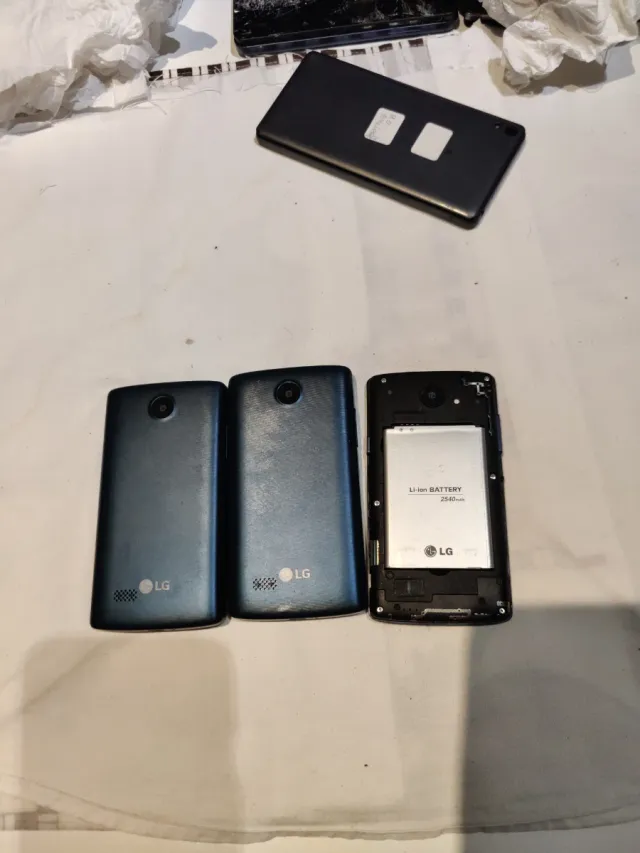 3 x LG H220