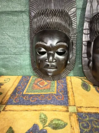 Máscaras africanas de madera tallada