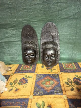 Máscaras africanas de madera tallada