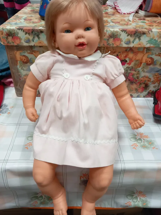 Muñeca bebé grande