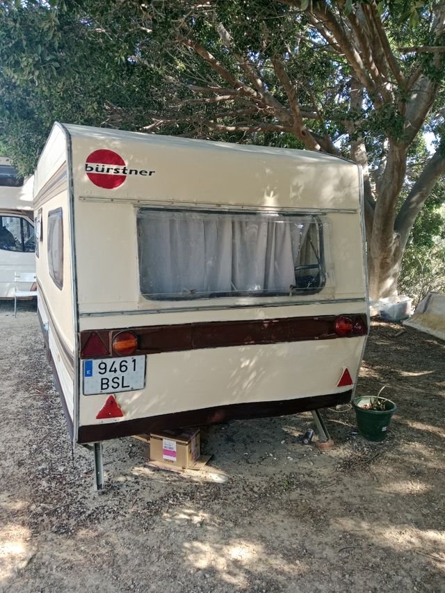 Caravana menos de  750 kg con documentación